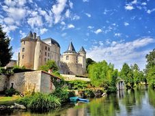 /src/images/photos/area/france-poitou-charentes-top-attractions-verteuil-sur-charente.jpg
