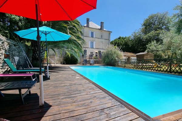 8 bedroom Chateau with private pool